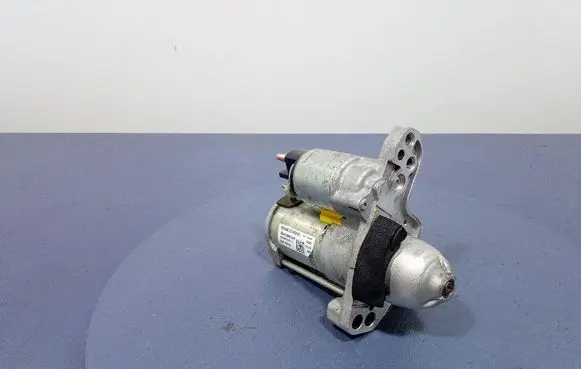 Renault Captur Starter motor 233008820R