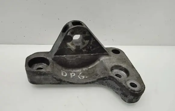 Volkswagen Transporter - Caravelle T5 Engine mounting bracket 7H0199207B