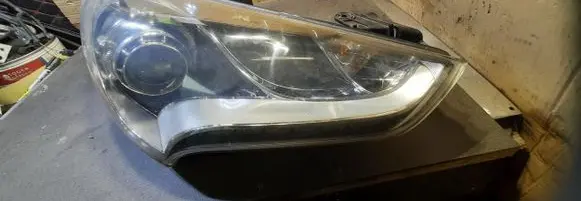 Hyundai Veloster Headlight/headlamp 