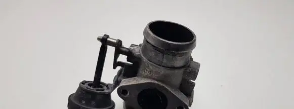Skoda Fabia Mk1 (6Y) EGR valve 038129637B