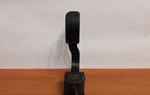 Mercedes-Benz Sprinter W906 Accelerator throttle pedal 0280755025 A9063000304