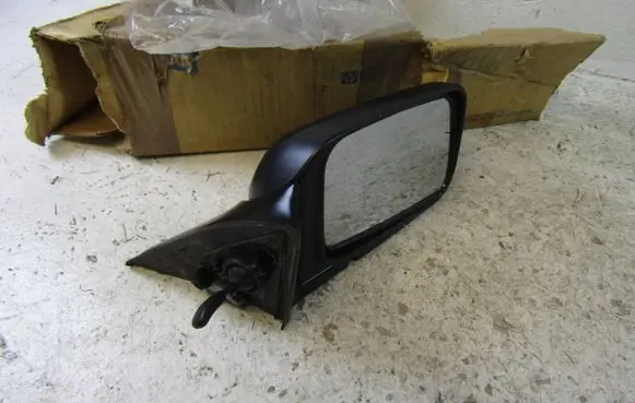 Nissan Sunny Front door electric wing mirror 96301-95M20
