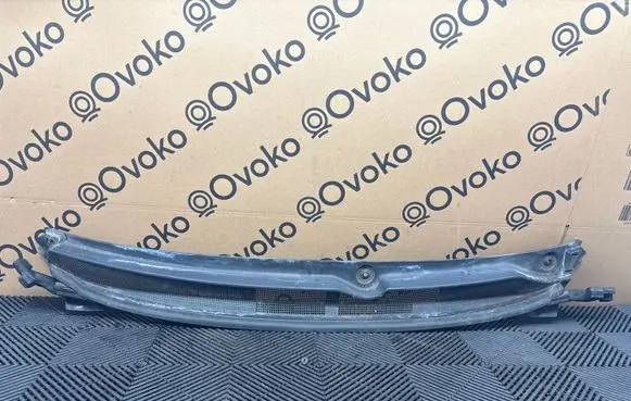Chrysler Pacifica Wiper trim 93785S