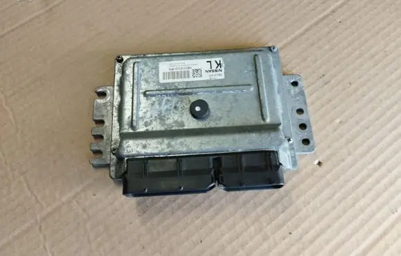 Nissan Note (E11) Engine control unit/module MEC37670