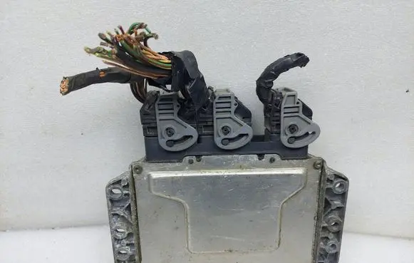 Renault Scenic II - Grand scenic II Engine control unit/module 8200384398 8200390568