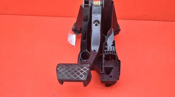 Skoda Octavia Mk3 (5E) Accelerator throttle pedal 5Q1723058AA