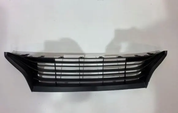 Toyota Yaris XP210 Front bumper lower grill