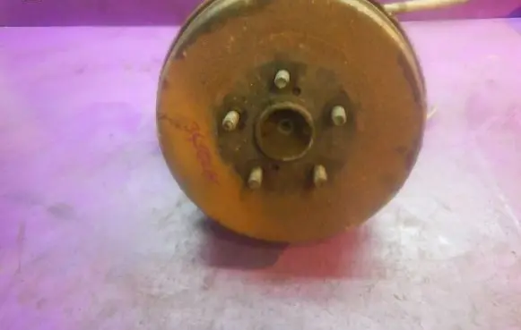 Toyota Avensis T220 Rear wheel hub spindle/knuckle 