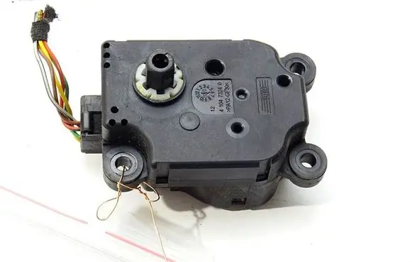 Fiat Croma Air flap motor/actuator 985100V