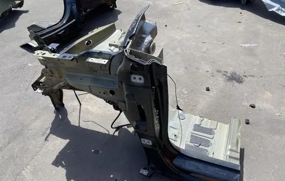 Opel Frontera Front quarter panel