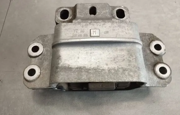 Volkswagen Golf V Engine mount bracket 1K0199555M