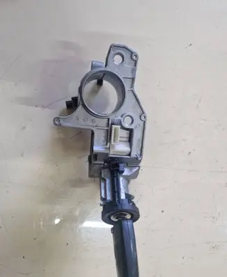 Opel Astra H Ignition lock 2421430