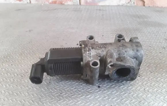 Opel Zafira B EGR valve 65215032