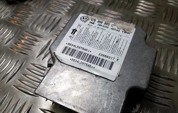 Volkswagen Golf IV Airbag control unit/module 1J0909605C
