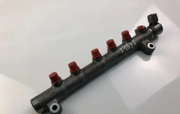 Volvo V60 Fuel injector 31303612