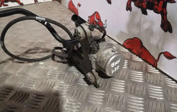 BMW 5 G30 G31 Vacuum pump 6880628 86422828 86422920