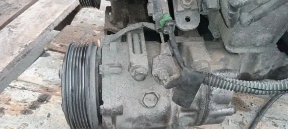 Volvo V50 Air conditioning (A/C) compressor (pump)
