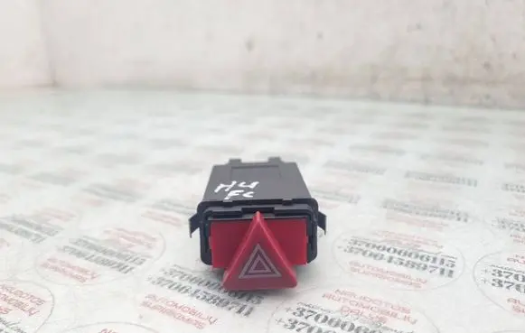 Audi A4 S4 B5 8D Hazard light switch 114257