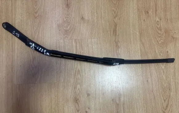 Mercedes-Benz C W203 Front wiper blade arm A2038202544