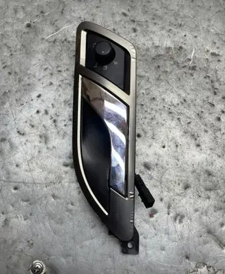 Skoda Superb B5 (3U) Front door interior handle 3U0837247