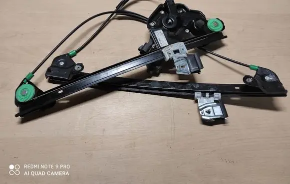 Cadillac SRX Front door window regulator with motor 15090402 25709964