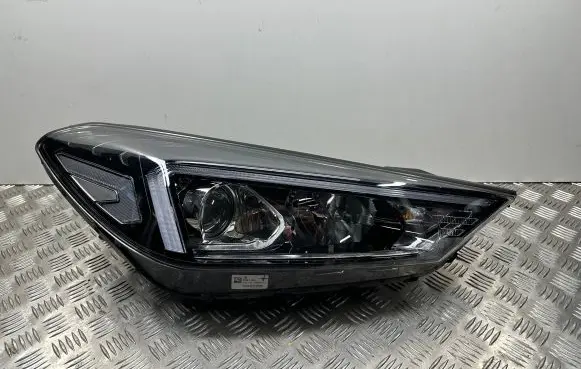 Hyundai Tucson TL Headlight/headlamp 92102D7610 D792111A20
