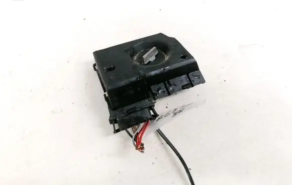 Audi 80 90 S2 B4 Tail light bulb cover holder
