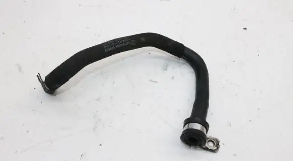 Mercedes-Benz GLA W156 Engine coolant pipe/hose A1332000182