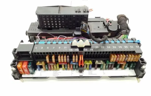 BMW X3 E83 Fuse module