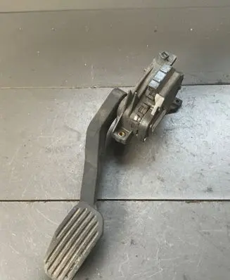 Volvo S60 Accelerator throttle pedal 30636006