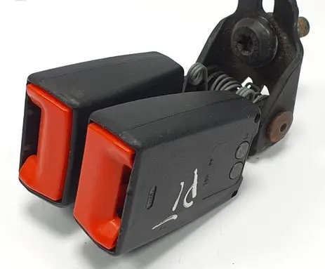 Volvo C70 Rear seatbelt buckle 6G9N-613K21-AB