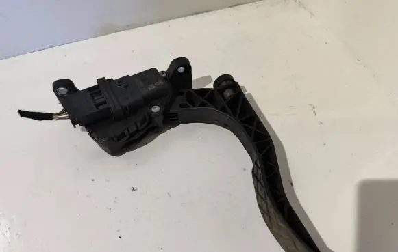 Audi A6 S6 C6 4F Accelerator throttle pedal 4f1723523a