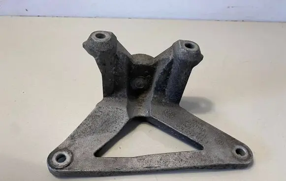 Audi A4 S4 B6 8E 8H Gearbox mounting bracket 8E0399115J