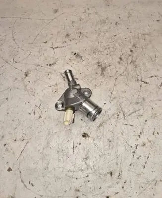 Toyota Prius (XW50) Thermostat housing