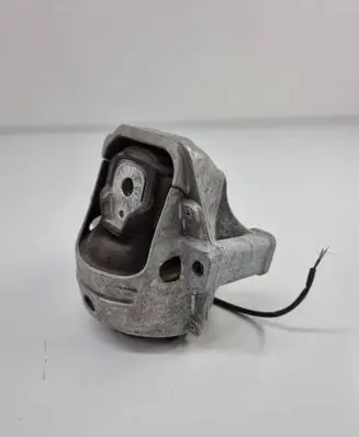 Engine mount bracket
