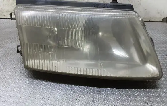 Volkswagen PASSAT B5 Headlight/headlamp 205079B
