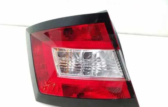 Skoda Fabia Mk3 (NJ) Rear/tail lights 6V6945095