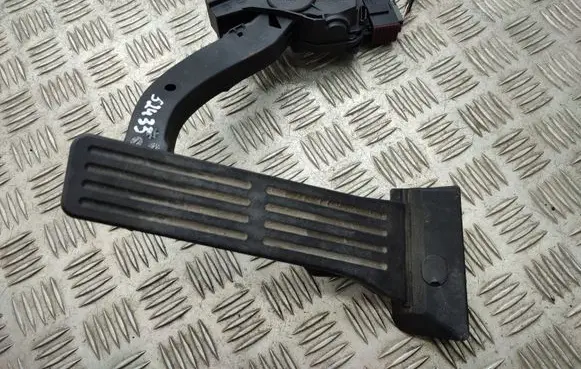 KIA Ceed Accelerator throttle pedal 327003XXX