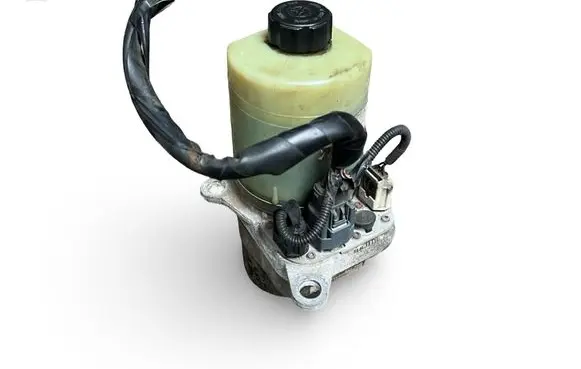 Ford Focus Power steering pump 4M513K514CC
