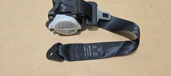 Renault Captur Rear seatbelt 3052985