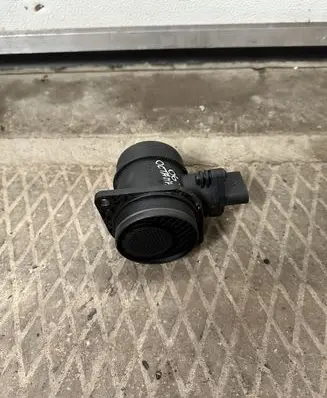 Skoda Octavia Mk2 (1Z) Mass air flow meter 0281002531 038906461B