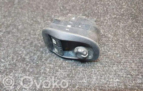 Peugeot 206 Electric window control switch 11528