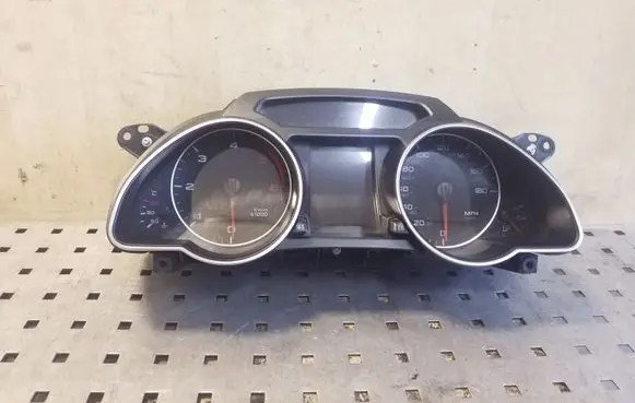 Audi A5 8T 8F Speedometer (instrument cluster) 8T0920981B