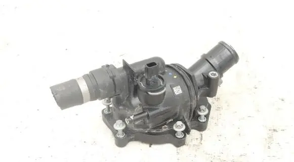 Mercedes-Benz B W247 Thermostat housing A2822030175