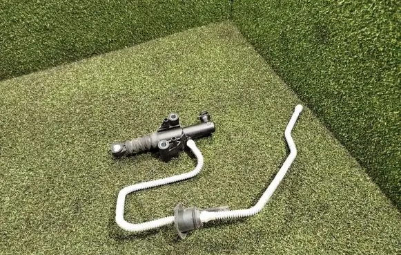 Nissan NV300 Clutch master cylinder 308506981R 93868391
