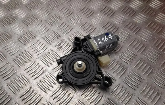 Volkswagen Caddy Front door window regulator motor 2K7959801