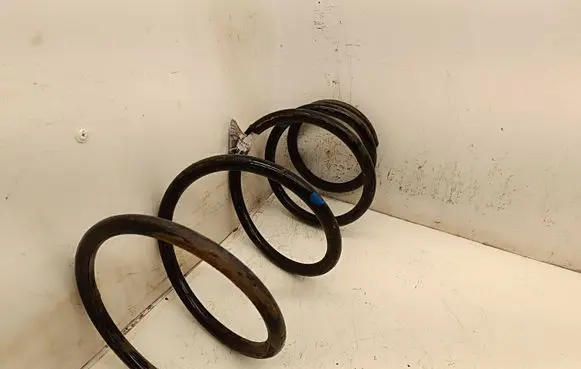 Toyota Previa (XR30, XR40) II Front coil spring