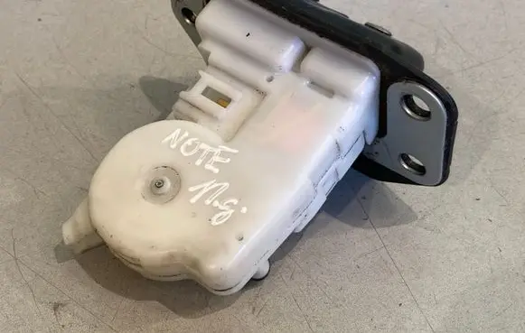 Nissan Note (E11) Tailgate/trunk/boot lock/catch/latch