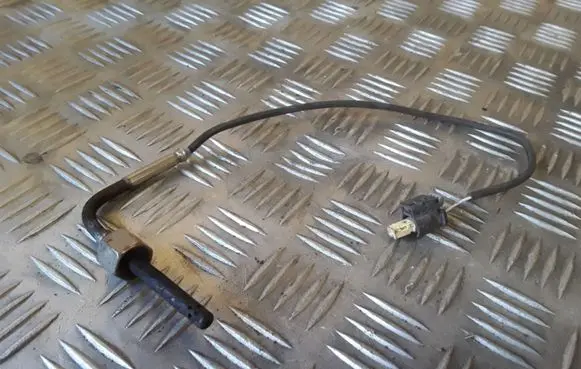 Mercedes-Benz Sprinter W906 Exhaust gas temperature sensor A0009054005