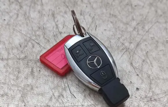Mercedes-Benz CLA C117 X117 W117 Ignition key/card 